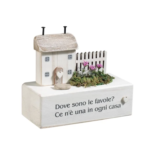 Decorazione in legno con casetta
